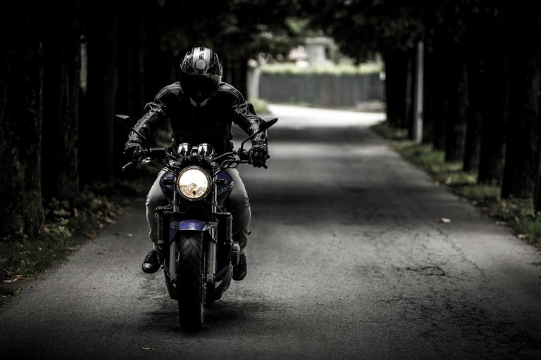 biker407123_1920.jpg
