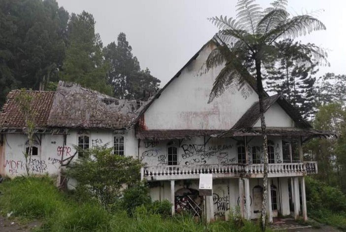 rumah hantu.jpg