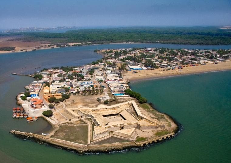 CASTILLO2.jpg