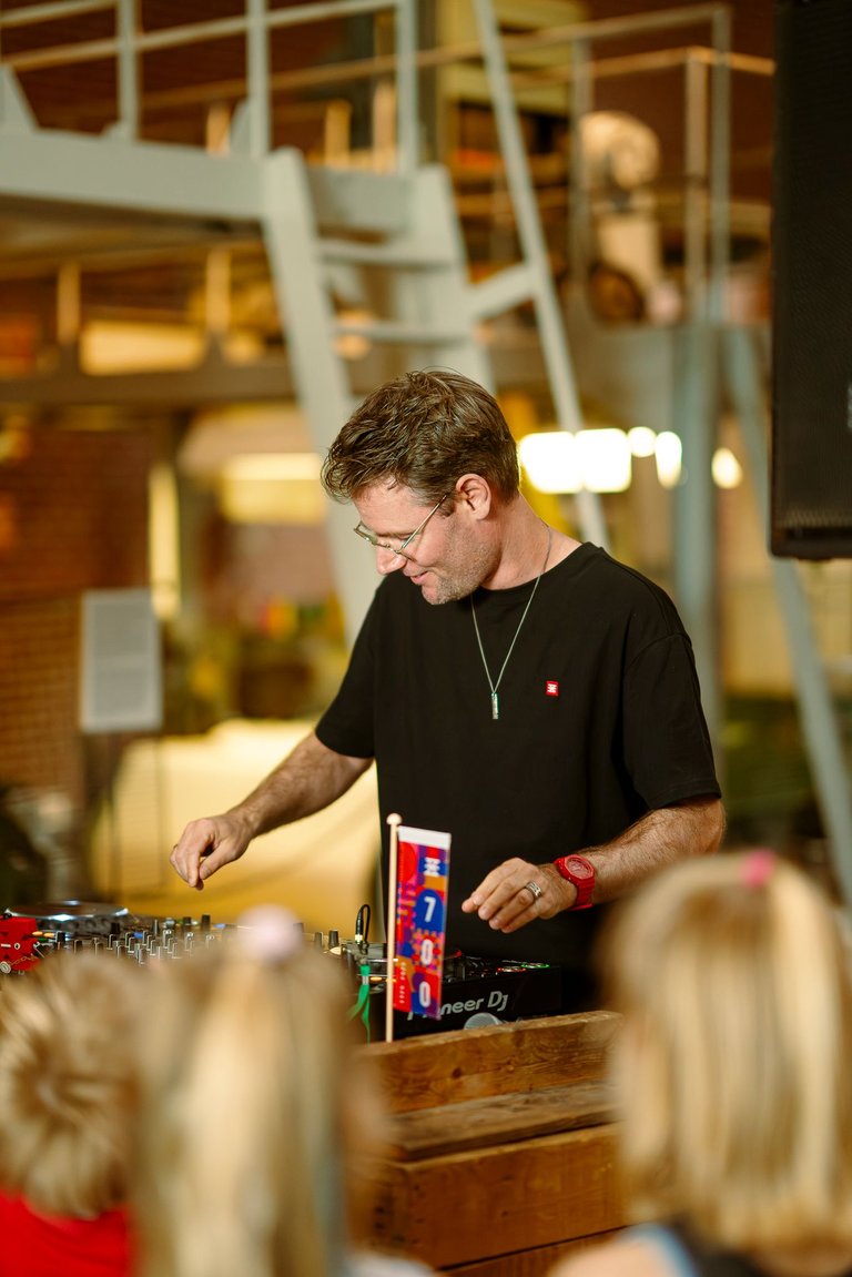 DJKWAKMAN_700JAAR_06.JPG