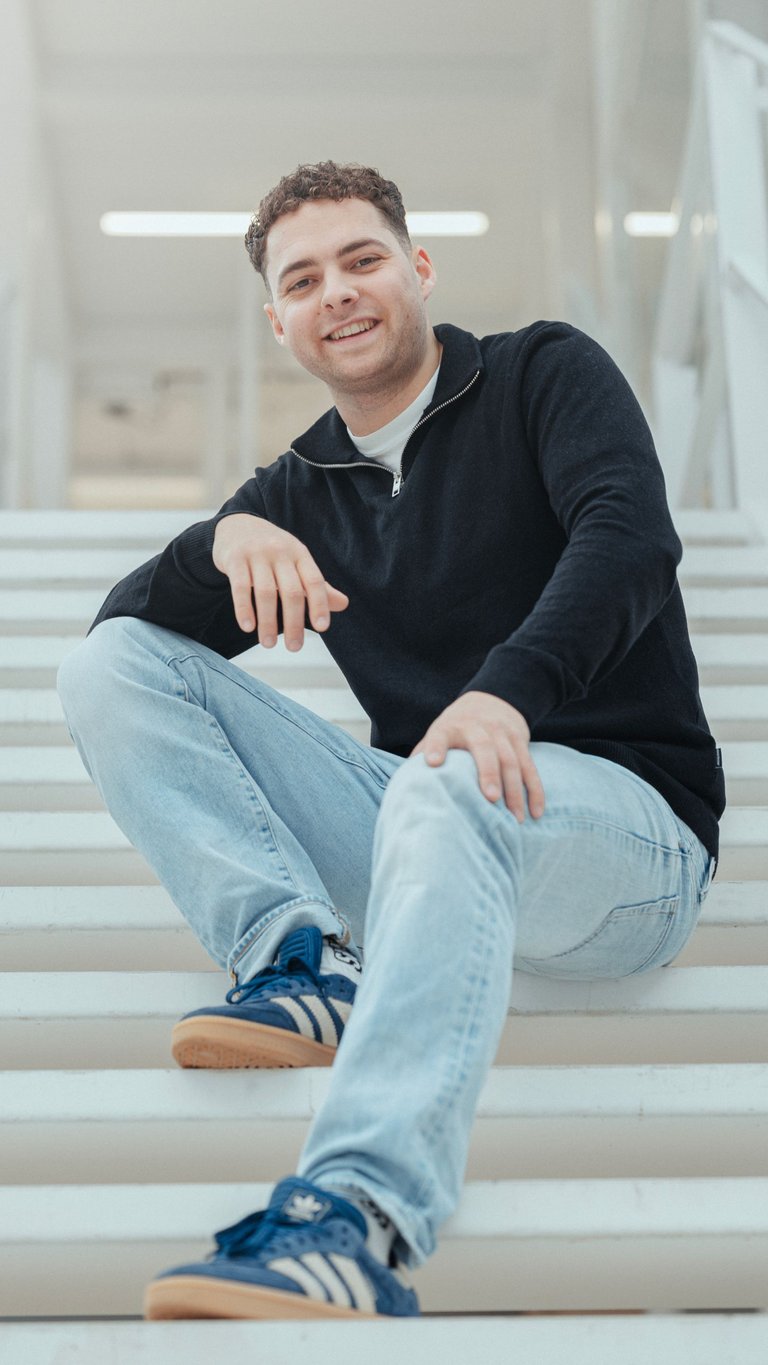 Frame 111.jpg