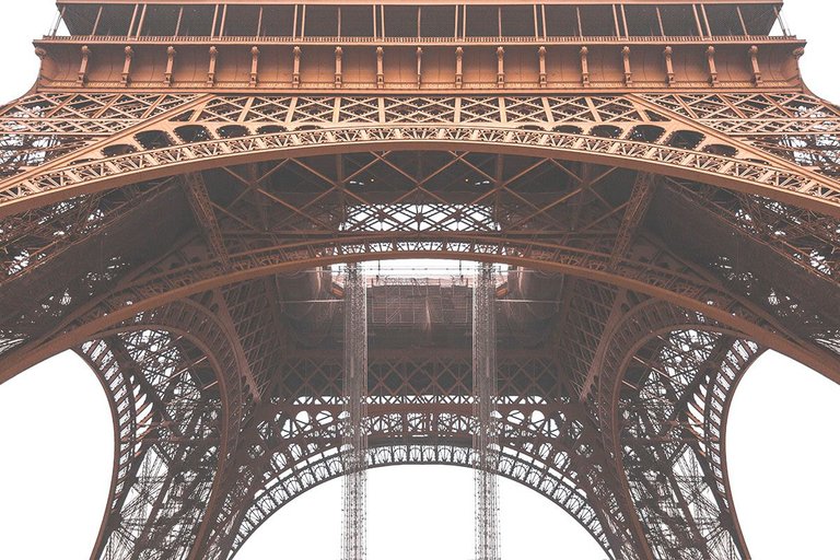 Eiffel_tower_01.jpg