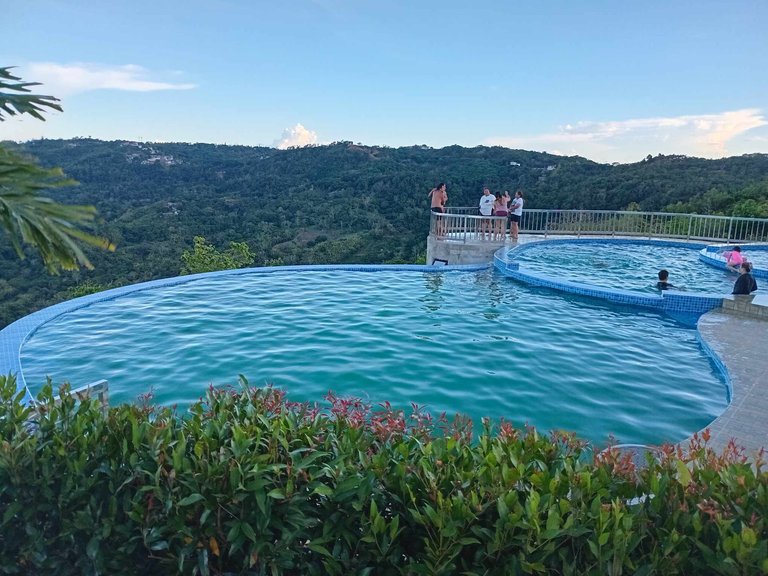 Pool2.jpg