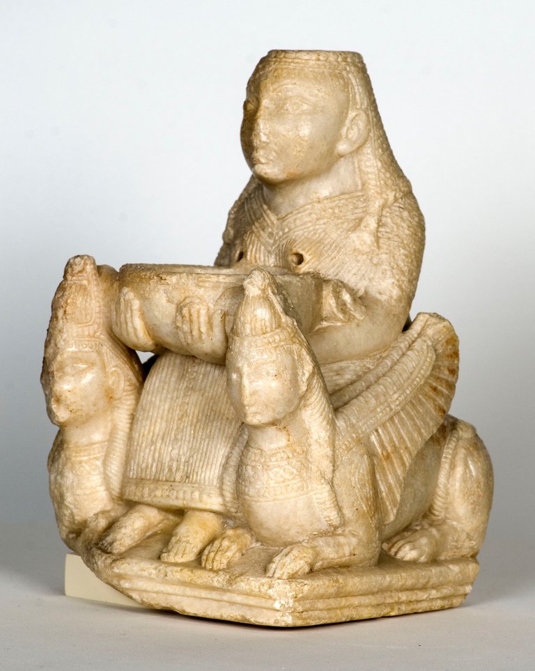 Astarté o Anat. 5th century BCE. Ángel M. Felicísimo from Mérida, España, CC BY-SA 2.0, via Wikimedia Commons