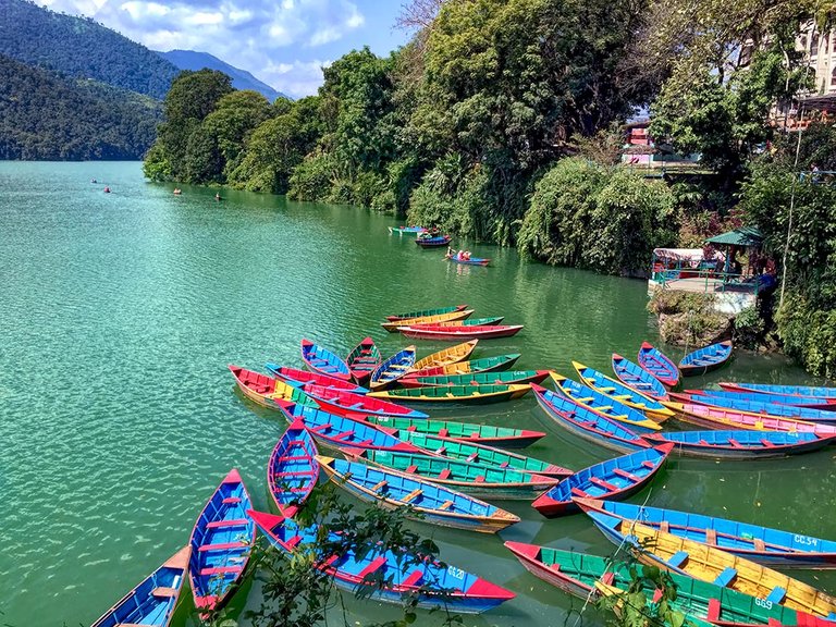 Nepal-Pokhara-Wooden-boats-on-Phewa-Lake.jpg