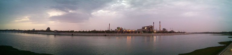 1920pxPanoramic_view_of_Sabarmati_Riverfront_June_2015,_Ahmedabad.jpg