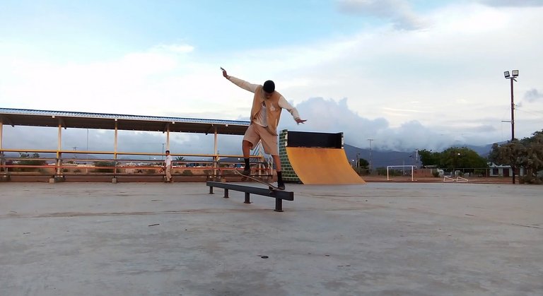 nollie crooked.jpg