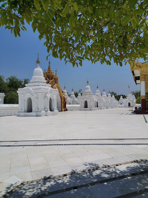 Kuthodaw Pagoda Image 3