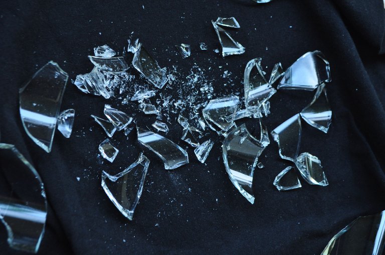 glass-broken-crack-darkness-blue-black-1180461-pxhere.com.jpg