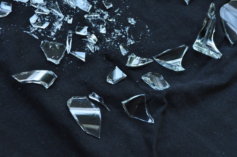 light-white-glass-broken-crack-darkness-1272583-pxhere.com.jpg