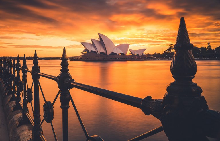 Circular Quay, Sydney. By Liam Pozz. Photo Source - unspalsh.com