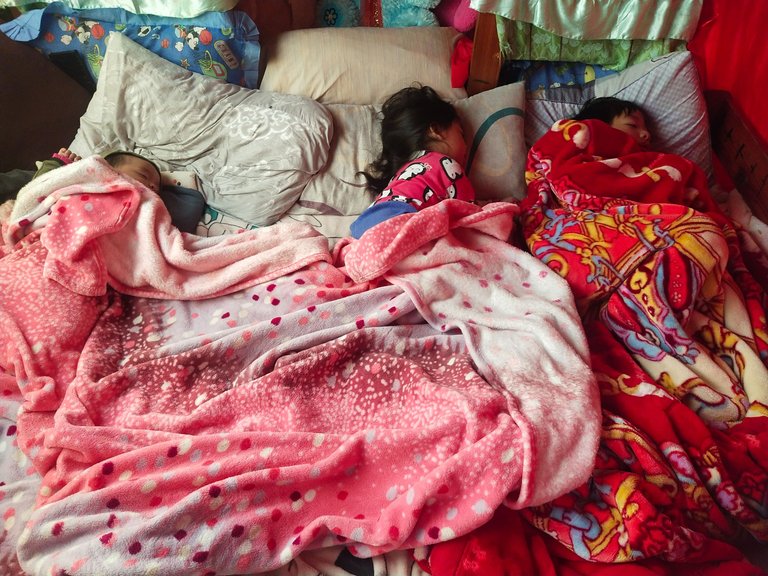 Kids are sleeping 