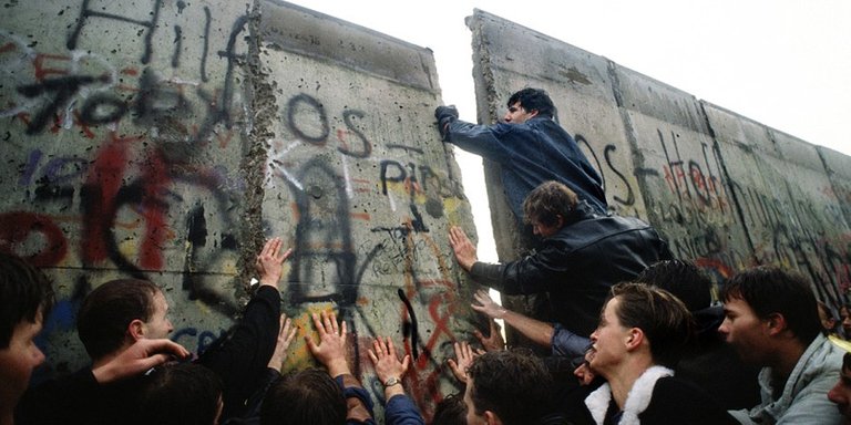 berlin wall.jpg