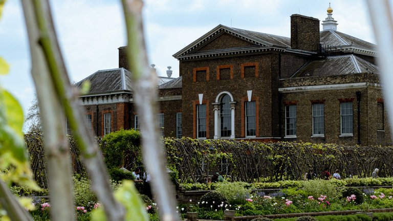 Kensington Palace 13 small.jpg