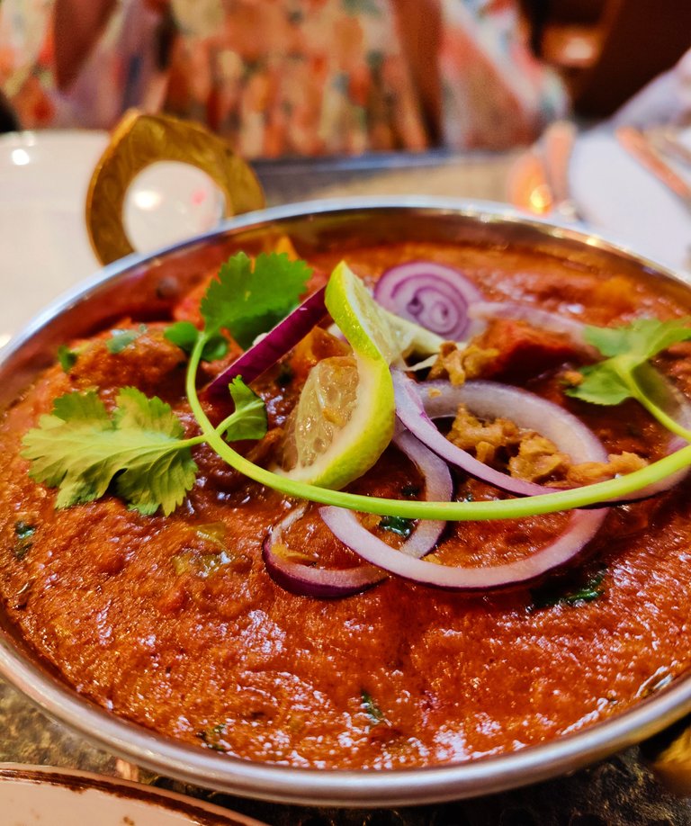 Chicken Mumbai Korai | Oh! Delhi Indisk Restaurang i Bromma | Photo taken by Shahzad Ansari through OnePlus 8
