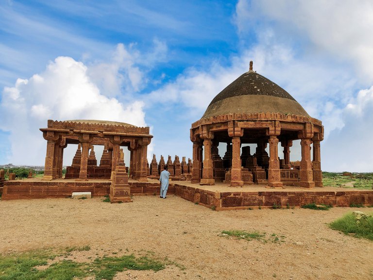 Chaukhandi Graveyard, Karachi