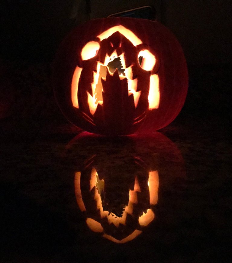 Jack-o'-shark (Dark) - 2021 Hive Pizza Pumpkin Carving Contest Entry.jpg