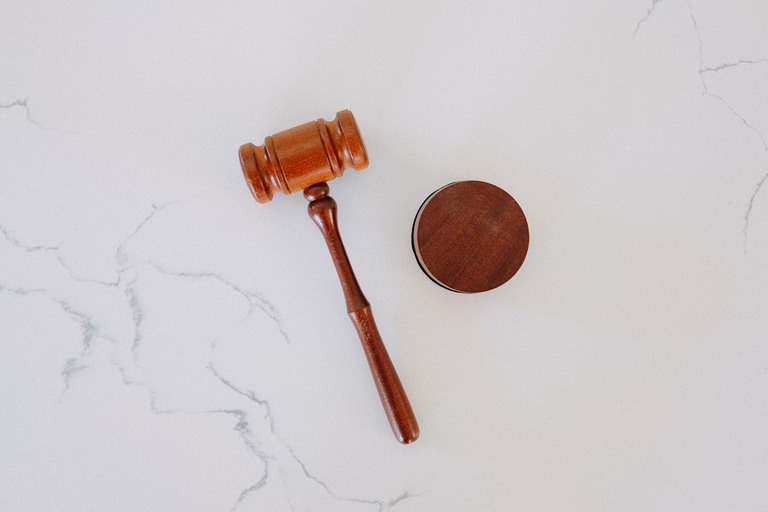 [EN/PT-BR] Should laws be made with morality in mind?