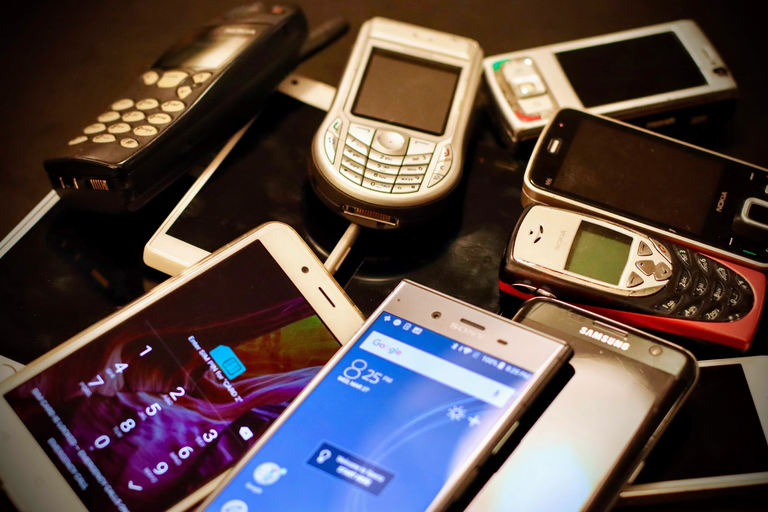 [EN/PT-BR] Drop your phone and live the good times with your friends and family!