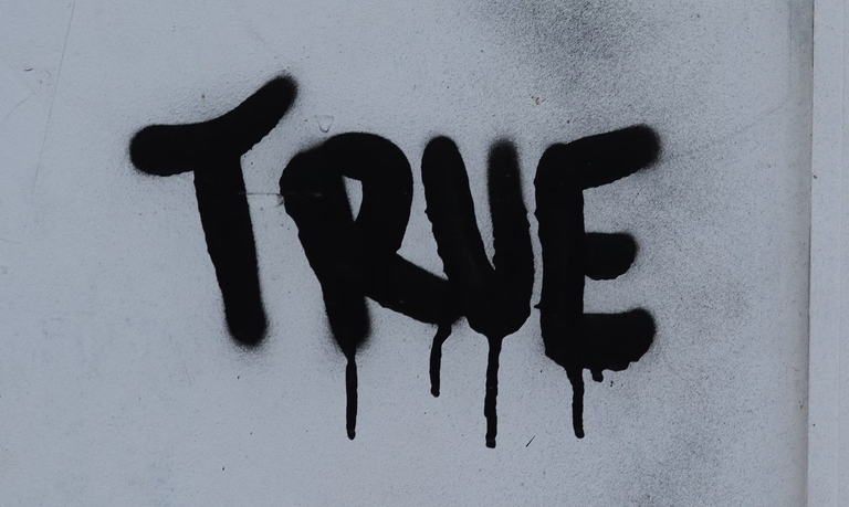 [EN/PT-BR] At certain times, it is best to hide the truth!