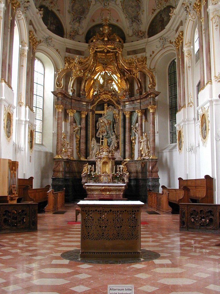 203-Inside old Mainz church.JPG