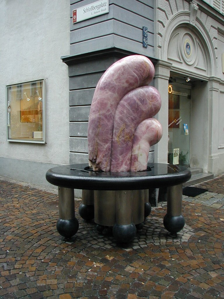 011-Quartz Water Sculpture in Graz.JPG