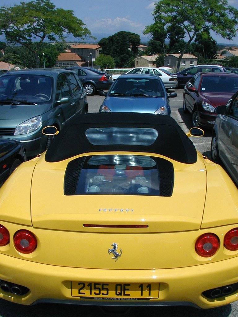 111-Ferrari 360 in Carcassone.JPG