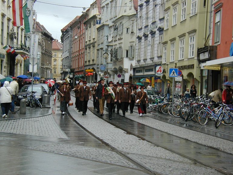 006-Musicians in Graz Haupstrasse.JPG