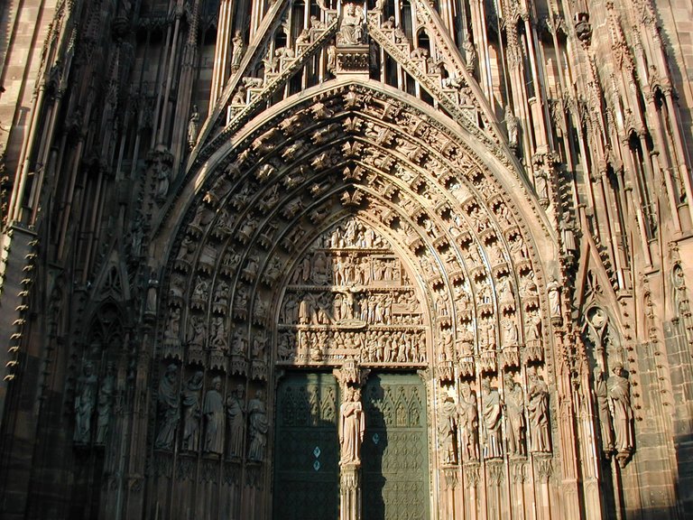 220-Entry to Strasbourg church.JPG