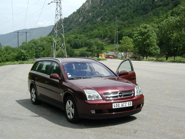 071-Opel Vectra rental car 2.JPG