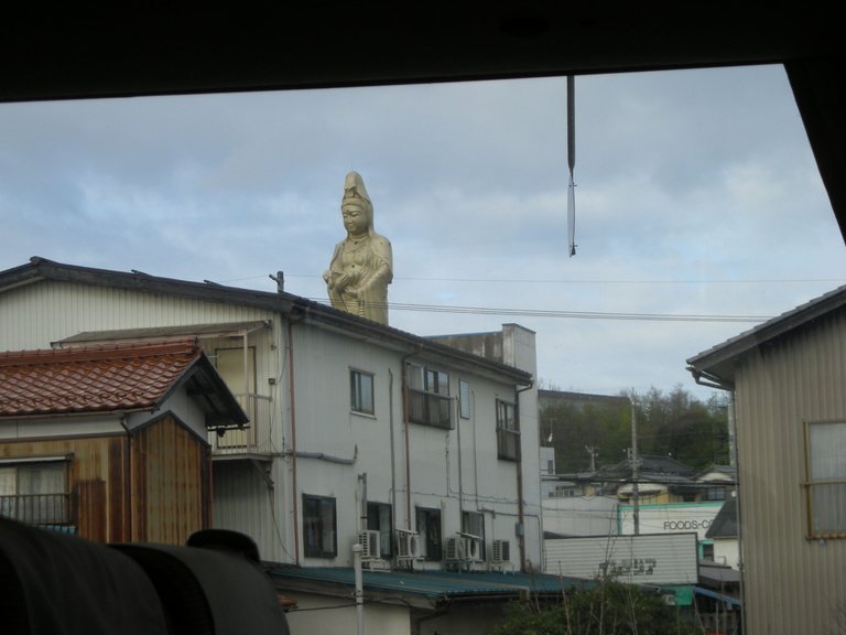 115-Statue near Kenrouku-en.JPG