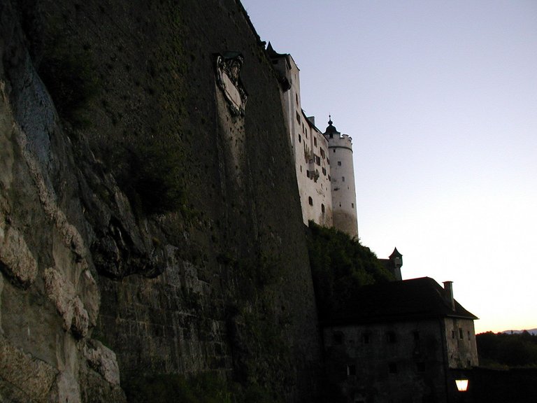 040-View of Castle from footpath.JPG