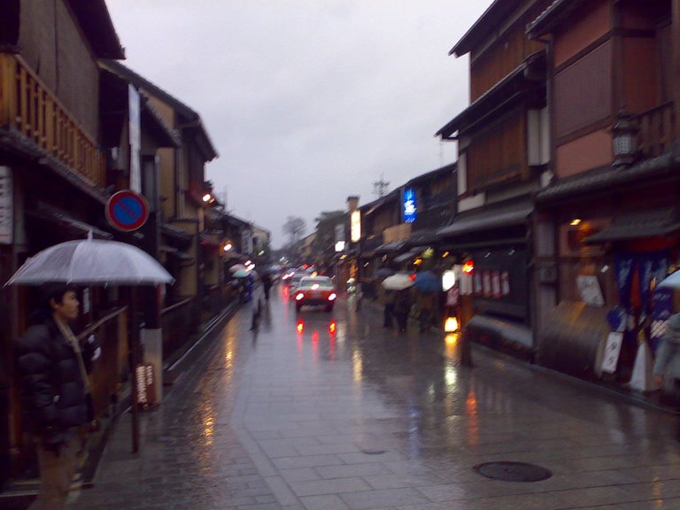 106-Kyoto is wet.jpg