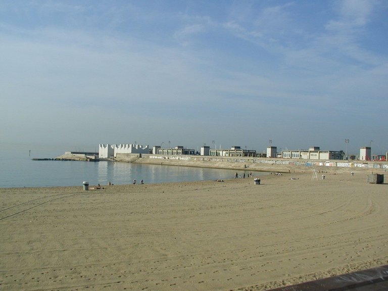 093-Beach of Barcelona at Playa Espanya south.JPG