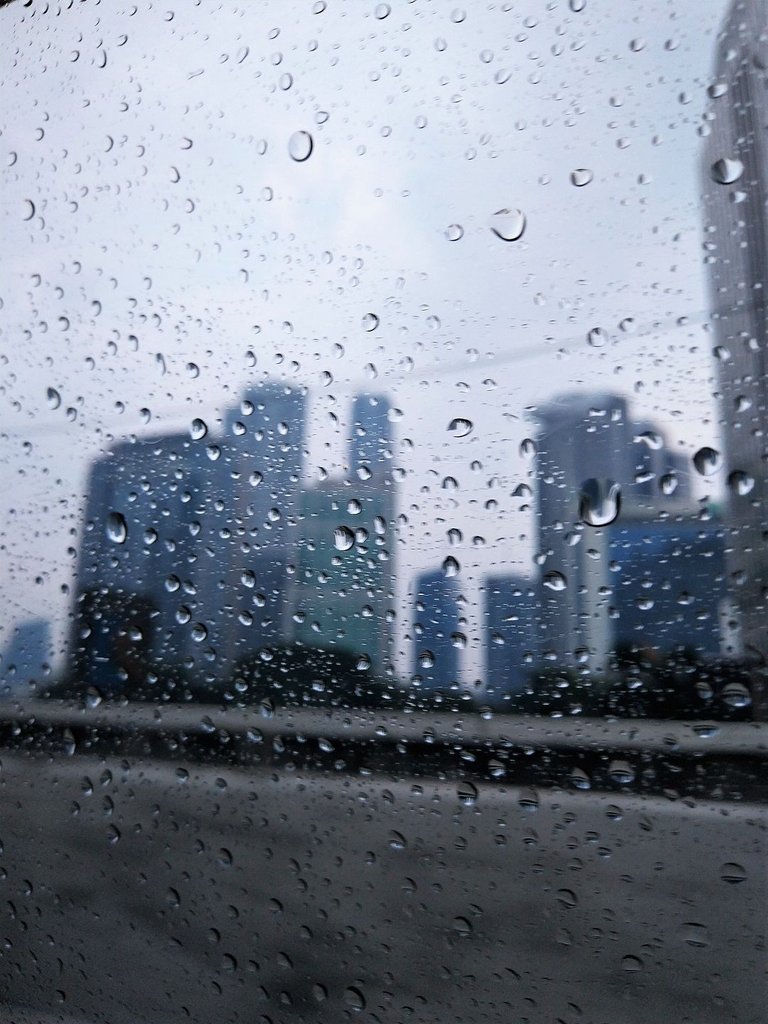 Rain on Flyover 01-m.jpg