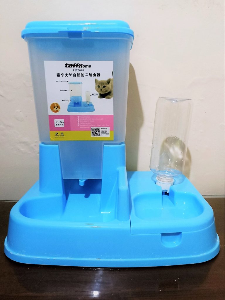 Cat Food Dispenser 06m.jpg