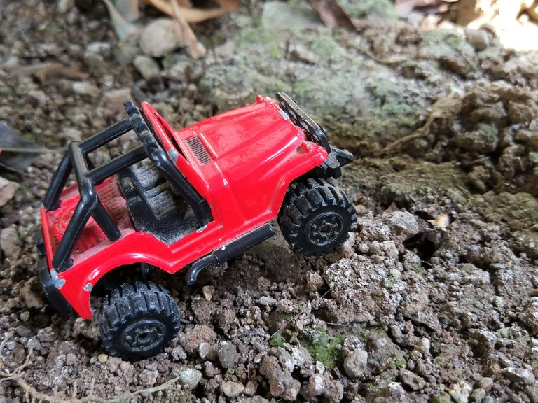 Red Jeep 04-m.jpg