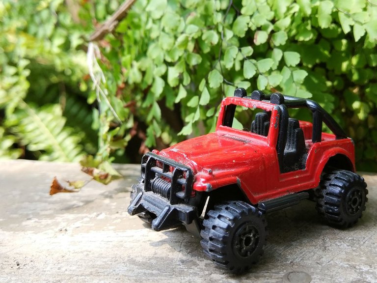 Red Jeep 03-m.jpg
