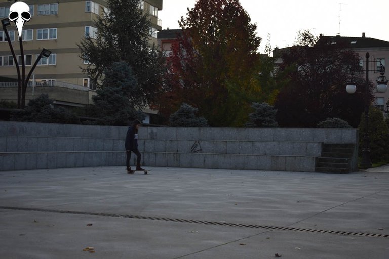 Eli concentrating to cross the chaossquare / Eli concentrándose para cruzar el chaossquare