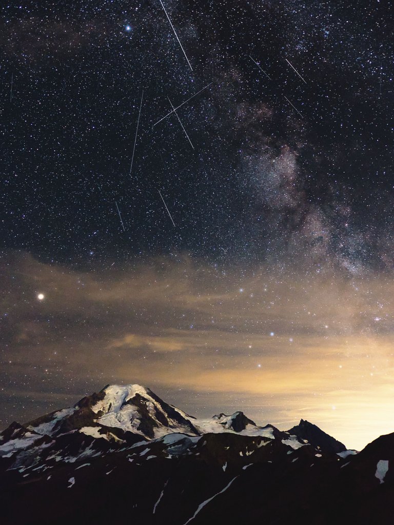 mtbakermilkywaypersiedsaugust2021.jpg