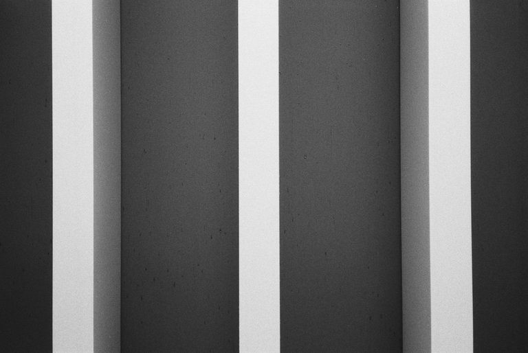 R1-03900-0030.jpg