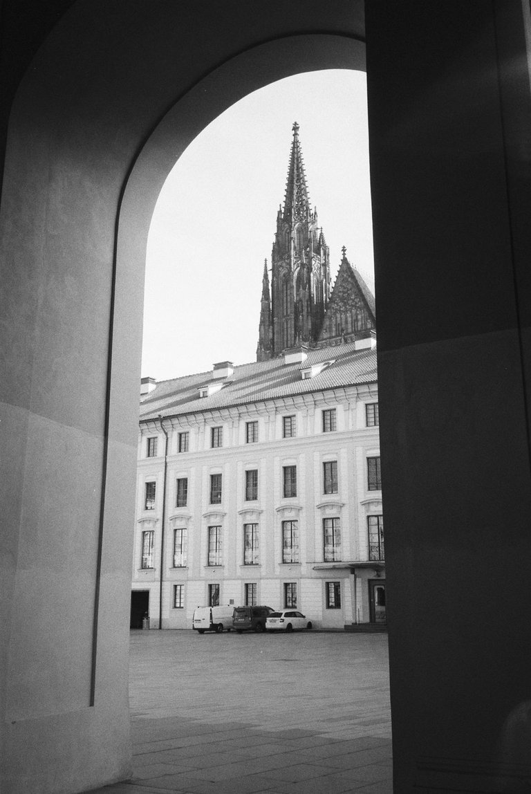 R1-03913-0009.jpg
