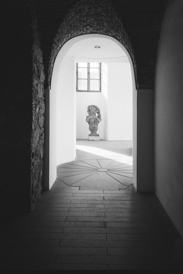 R1-03913-0007.jpg