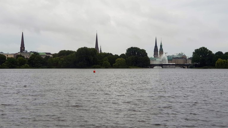 HamburgAussenAlster.jpg