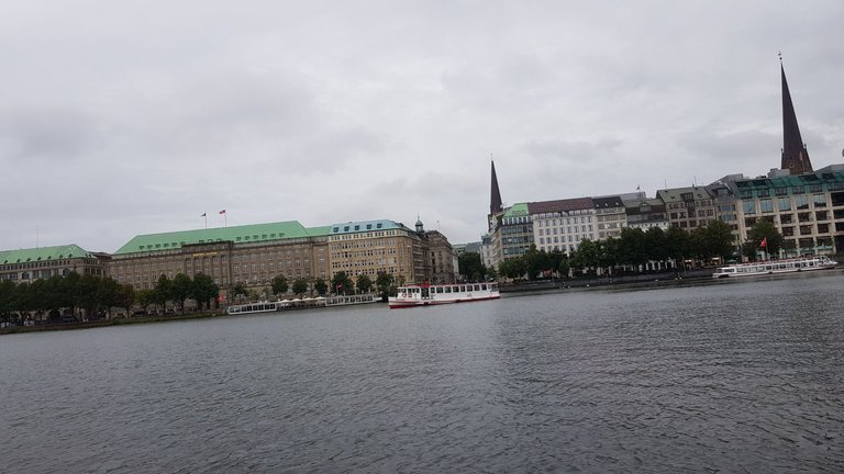 HamburgBinnenAlster.jpg