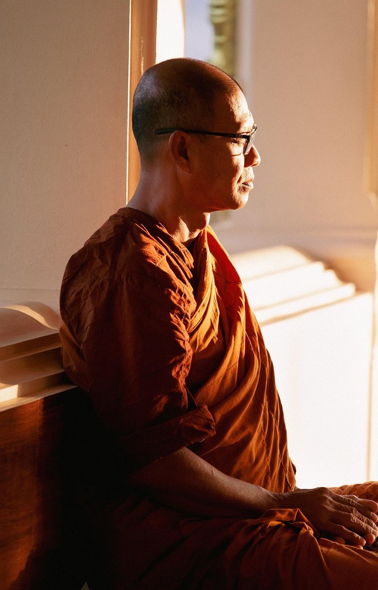 buddhist-monk-8525864_1280.jpg