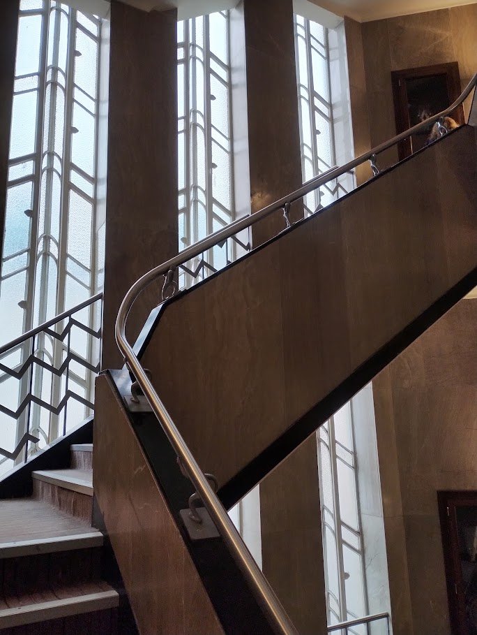 Co-operative stairs