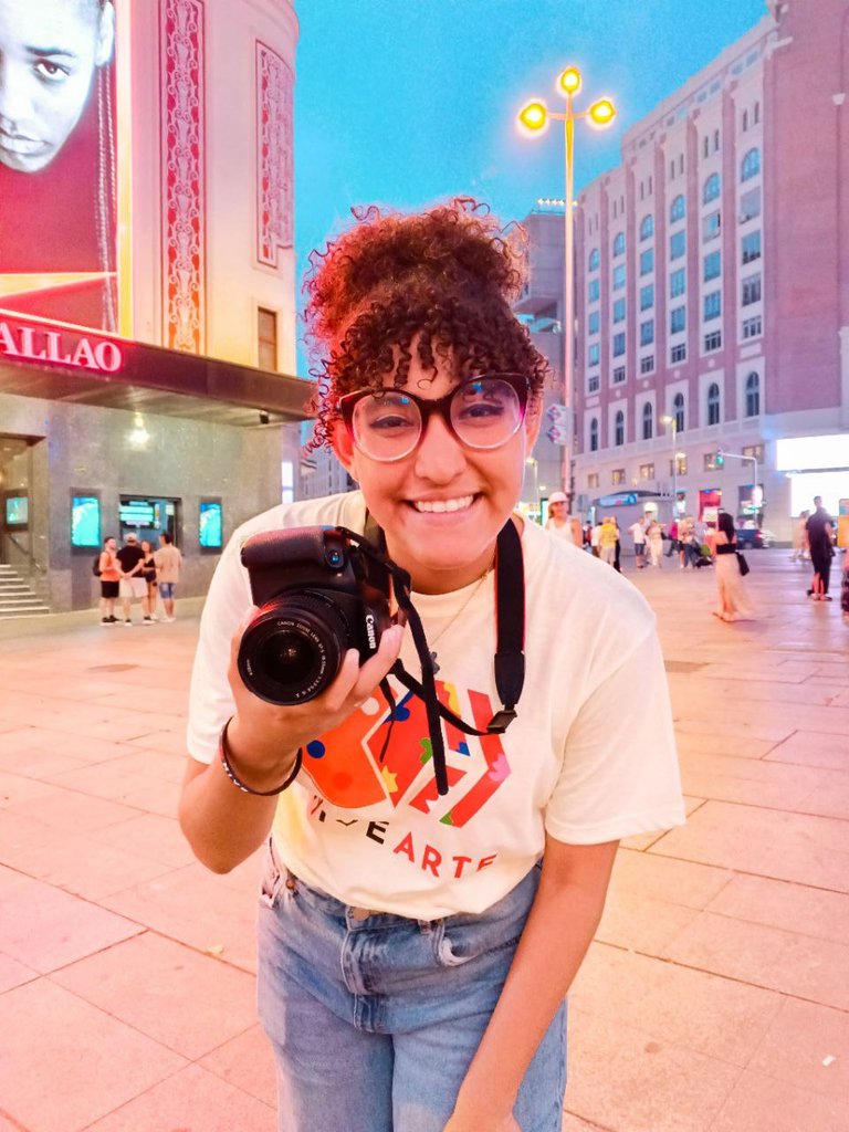 📷Small photo session in Plaza del Callao🇪🇸