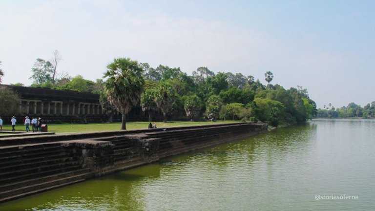 ANGKOR 08.jpg