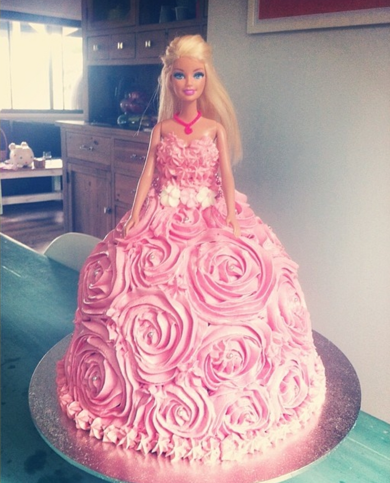cake-pink-icing.png